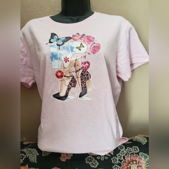 Dancing In The Sky T-Shirt - Picture 1 of 5
